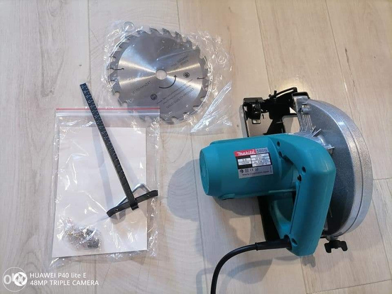 🔧 Scie Circulaire MAKITA 5806B – Puissance &amp; Précision à Petit Prix ! 🔧