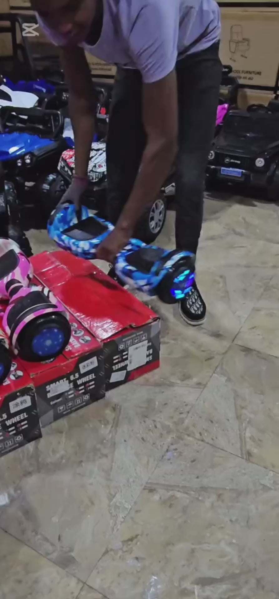 🚀 Hoverboard Électrique Camouflage Bleu – Style & Sensation de Glisse ! 🛹✨